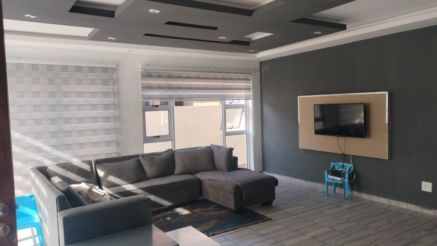 To Let 3 Bedroom Property for Rent in Waterval East North West